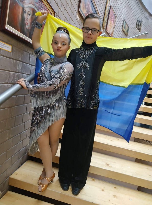 Двоє вінницьких танцюристів поїдуть представляти Україну на міжнародних змаганнях зі спортивно-бальних танців. бально-спортивні танці, змагання, синдром дауна, спортсмен, танцюрист