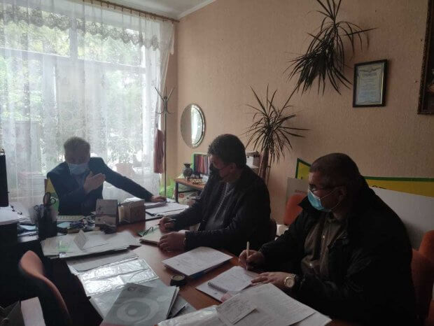 Відсутній пандус та кнопка виклику персоналу: Рубіжанський ліцей на Луганщині перевірили на додержання прав дітей з особливими освітніми потребами. рубіжне, доступність, ліцей, особливими освітніми потребами, перевірка
