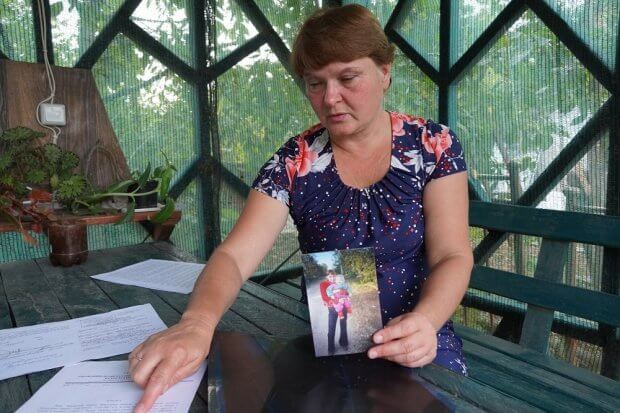 “Отямилась – а мама вже мертва…” Як живе Майя Кремезна, яка єдина в Україні має статус дитини з інвалідністю, набутою внаслідок війни. майя кремезна, бойові дії, дівчинка, поранення, інвалідність