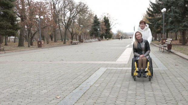 У Херсоні перевірили наскільки місто доступне для людей з інвалідністю. херсон, доступність, пандус, суспільство, інвалідність