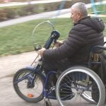 120 кілометрів за день на інвалідному візку проїхав житель Хмельниччини Борис Козела (ВІДЕО)
