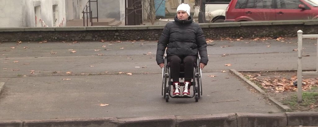 У Херсоні перевірили наскільки місто доступне для людей з інвалідністю (ФОТО, ВІДЕО). херсон, доступність, пандус, суспільство, інвалідність