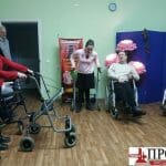 У Черкаському театрі-студії для людей з інвалідністю декламують Павла Глазового, грають на сопілці і танцюють (ВІДЕО)