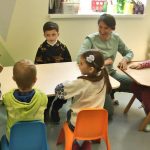 У Хмельницькому благодійний фонд "Карітас" запровадив заняття для дітей з особливими освітніми потребами