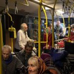 До Львова зі Сходу евакуюють людей похилого віку з інвалідністю (ФОТО)