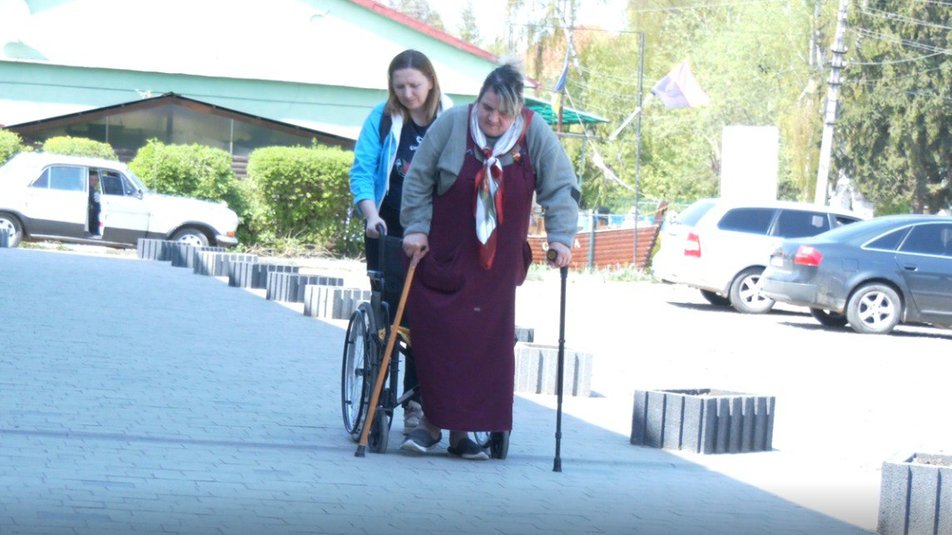 Люди з інвалідністю в умовах війни. Історія киянки, яка переїхала на Івано-Франківщину. олена шклярська, прикарпаття, евакуація, інвалідний візок, інвалідність
