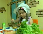 У Полтаві дітей з інвалідністю навчали готувати бургери (ВІДЕО). полтава, бургер, діти, заняття, інвалідність