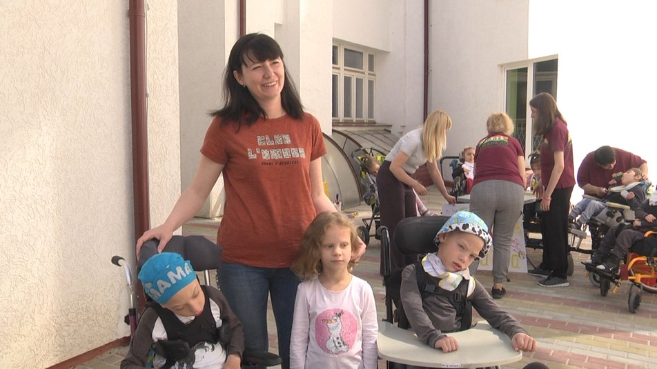 У Львові проводять реабілітацію для дітей-переселенців. львів, дитина-переселенець, допомога, навчально-реабілітаційний центр джерело, інвалідність