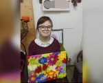 16-річна художниця з синдромом Дауна із Луцька малює картини та допомагає ЗСУ (ФОТО, ВІДЕО). зсу, уляна сухачевська, допомога, синдром дауна, художниця