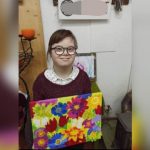 16-річна художниця з синдромом Дауна із Луцька малює картини та допомагає ЗСУ (ФОТО, ВІДЕО)