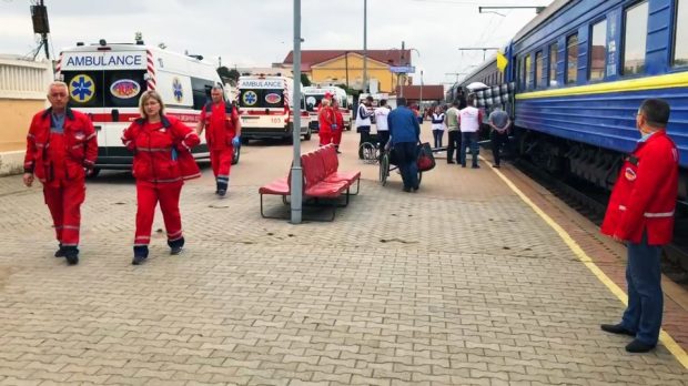 15 переселенців із Донеччини евакуювали до обласного пансіонату у Вінниці. вінниця, донеччина, евакуація, пансіонат, переселенец
