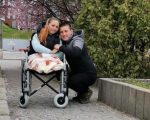 Медсестра з Лисичанська, яка втратила обидві ноги, вже робить перші кроки за допомогою протезів (ВІДЕО). оксана баландіна, медсестра, міна, ноги, протез