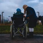 Евакуація людей з інвалідністю з гарячих точок: “Моя 81-річна бабуся вперше за два місяці ночуватиме не в підвалі”