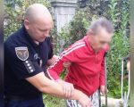 На Миколаївщині поліцейський офіцер громади евакуював жительку прифронтового села. миколаївщина, евакуація, жінка, поліцейський, інвалідність