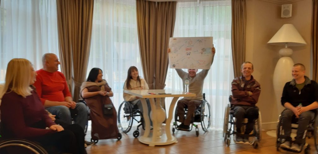 Разом ми сильні: у Чернівцях провели семінар для людей з інвалідністю (ФОТО). чернівці, емоція, семінар, стрес, інвалідність