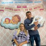 «До сьомого місяця я не знала, що вагітна»: у Чернівцях жінка з інвалідністю народила здорову дитину (ФОТО, ВІДЕО)