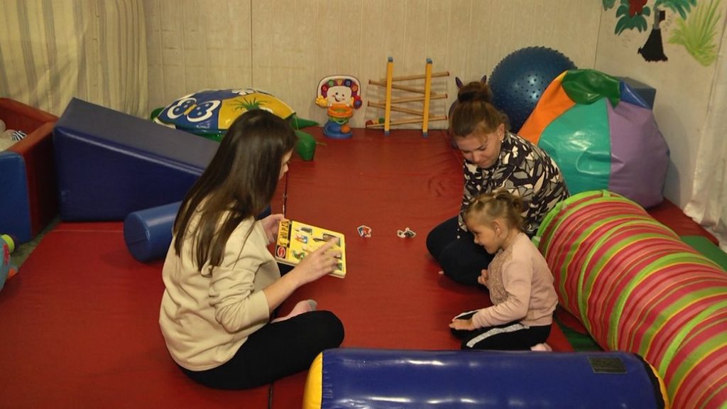 Комплексна реабілітація: в Житомирі відновили заняття в очному режимі для дітей з інвалідністю (ФОТО, ВІДЕО). бф місія в україну, житомир, діти, заняття, інвалідність