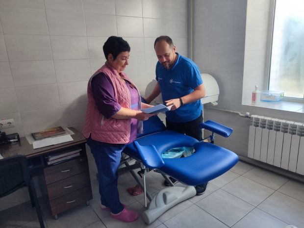 Обласний перинатальний центр у Вінниці отримав універсальне гінекологічне крісло. вінниця, гінекологічне крісло, допомога, перинатальний центр, інвалідність
