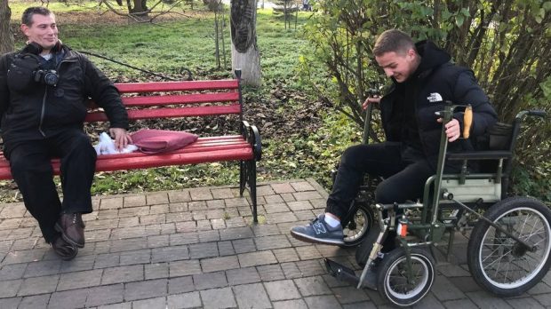 Відчути труднощі людей з інвалідністю: у Тернополі блогер провів соціальний експеримент. віктор старущак, тернопіль, візок, соціальний експеримент, інвалідність