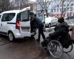 Чернігівець з інвалідністю вперше за три місяці вийшов на вулицю: чому він не полишав квартиру (ФОТО, ВІДЕО). дцп, дмитро бруй, чернігів, електроенергія, інвалідність