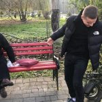 Відчути труднощі людей з інвалідністю: у Тернополі блогер провів соціальний експеримент (ФОТО)
