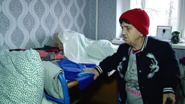 “Тут я рідний дім відчула”: на Полтавщині переселенка з інвалідністю шиє одяг для жителів села. євгенія завгородня, взуття, одяг, переселенка, інвалідність