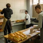 Світлина. Good Bread: київська пекарня залучає до роботи людей із ментальною інвалідністю та пече безкоштовний хліб для фронтових регіонів. Робота, інвалідність, Київ, пекарня, хліб, Good Bread from good people
