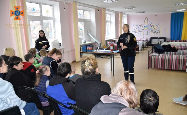 У Кропивницькому рятувальники провели заняття з питань безпеки для діток з особливими потребами. кропивницький, безпека, діти, заняття, рятувальник