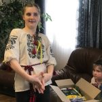 На Житомирщині шістнадцятирічна дівчина з інвалідністю пише вірші та мріє про зустріч з Залужним (ФОТО, ВІДЕО)
