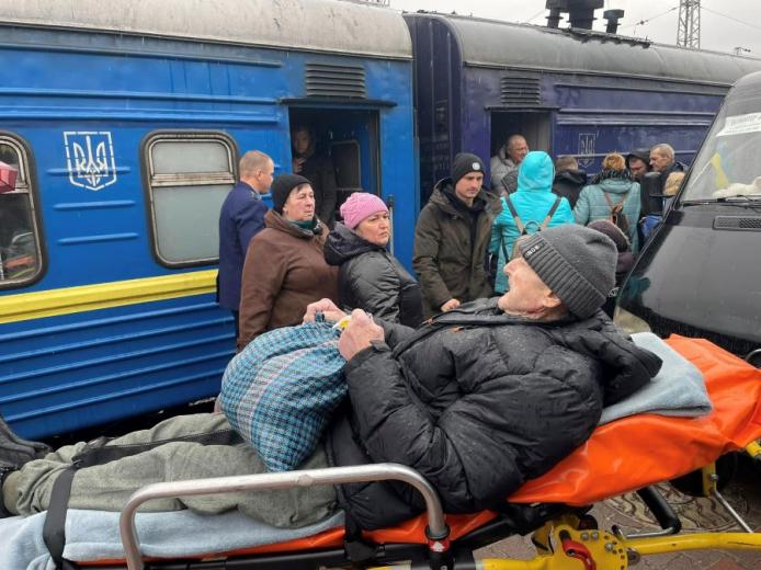 За рік з Харківщини евакуювали понад 700 маломобільних та людей з інвалідністю. харківщина, евакуація, маломобільні громадяни, обстріл, інвалідність