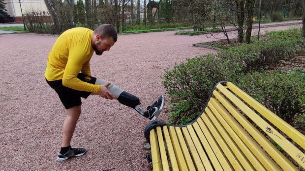 “Не здавайтесь! Не опускайте рук”: вінничанин Роман Кашпур на протезі подолав 42 км під час Лондонського марафону. лондонський марафон, роман кашпур, змагання, поранення, протез
