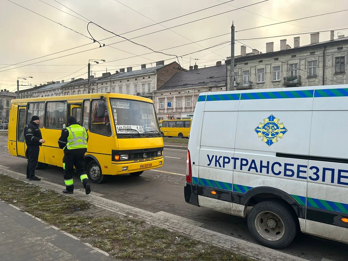 На Львівщині тривають перевірки автобусів, які пристосовані для перевезення осіб з інвалідністю. львівщина, автобус, перевезення, перевірка, інвалідність