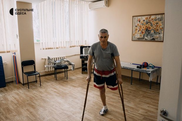 “Я тренувався ходити заново”: як в Одесі виготовляють протези для військовослужбовців. одеса, військовослужбовець, протез, протезно-ортопедичне підприємство, протезування