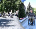 Глава Закарпатської ОВА пересів на інвалідний візок, щоб дослідити інфраструктуру Ужгорода (ФОТО, ВІДЕО). віктор микита, ужгород, дослідження, інвалідний візок, інвалідність