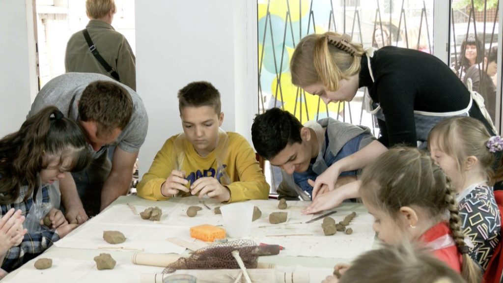 В Одесі для дітей з інвалідністю відкрили гончарну майстерню (ФОТО). одеса, гончарна майстерня, гончарство, заняття, інвалідність