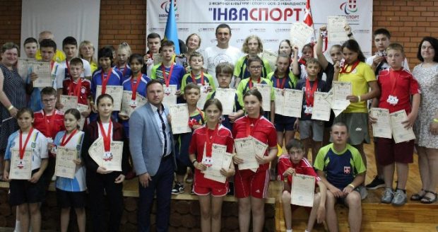 Учениця Бужанського ліцею переможниця фінальних змагань XXX Всеукраїнської спартакіади серед дітей з інвалідністю. олександра оркуш, змагання, настільний теніс, спартакиада, інвалідність