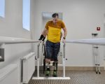 Хірурги центру «Незламні» повернули здатність ходити бійцеві, який втратив обидві ноги (ВІДЕО). ігор крупнов, національний реабілітаційний центр незламні, захисник, операція, остеоінтеграційне протезування