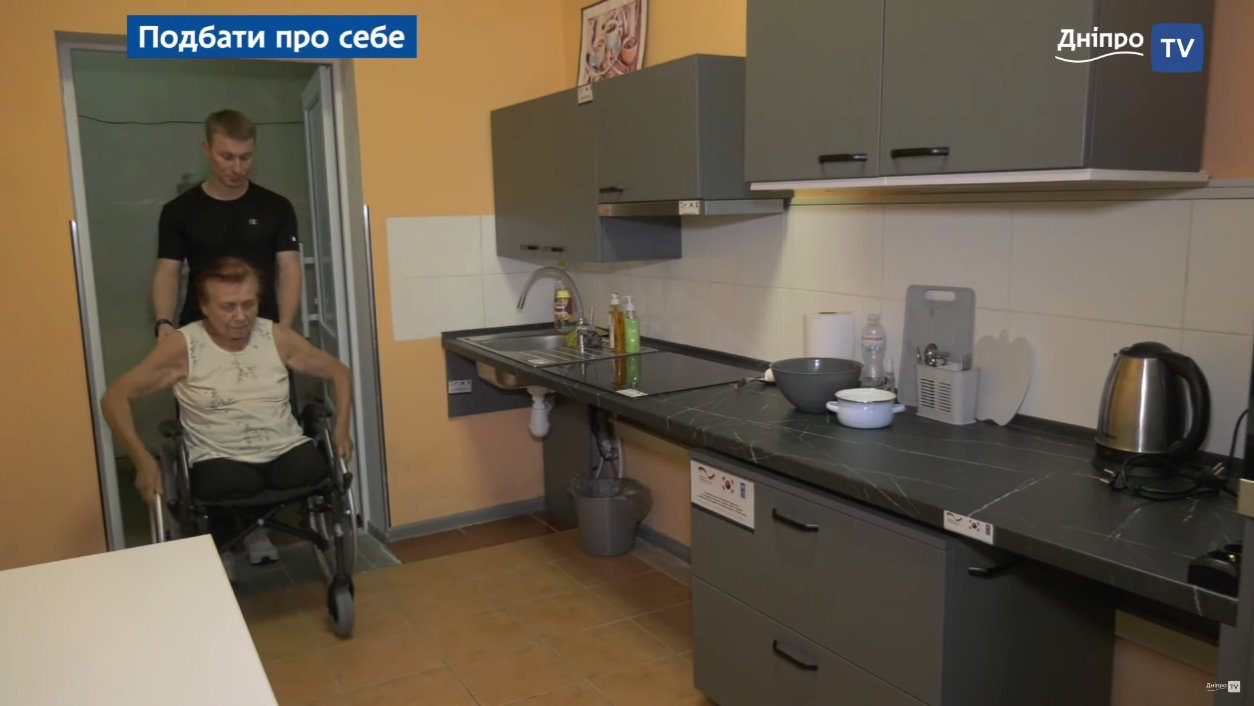 Кухня для людей з інвалідністю відкрилась у Центрі допомоги переселенцям у Дніпрі (ВІДЕО). дніпро, кухня, центр соціальної адаптації океан добра, інвалідність, інклюзивність
