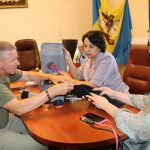 На Київщину доставили першу партію інноваційних soft-протезів рук для реабілітації воїнів