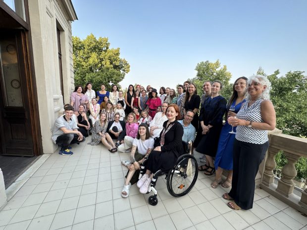 “Щоб ми бачили у владі більше жінок і дівчат з інвалідністю” — у Празі відбулась українська школа Лідерка. fight for right, ifes, прага, школа лідерка, інвалідність