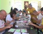 У Полтаві провели творчий майстер-клас для людей з інвалідністю (ВІДЕО). полтава, майстер-клас, проект надія є, фоторамка, інвалідність