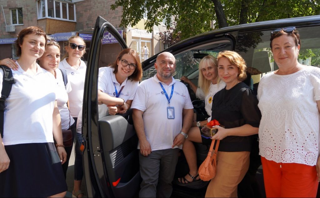 Благодійники передали трьом громадам Київщини спеціалізовані автівки для маломобільних мешканців (ФОТО). бф право на захист, київщина, автомобіль, перевезення, інвалідність