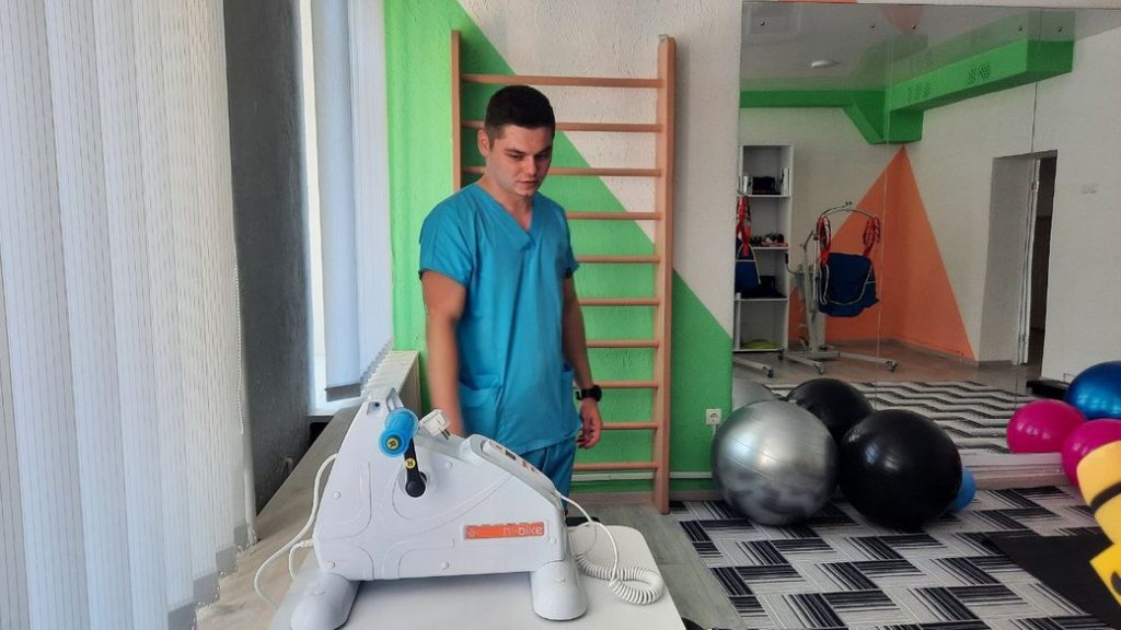 У Бобринці на Кіровоградщині відкрили реабілітаційне відділення для людей з порушенням опорно-рухового апарату (ВІДЕО). кіровоградщина, допомога, лікарня, реабілітаційне відділення, інвалідність