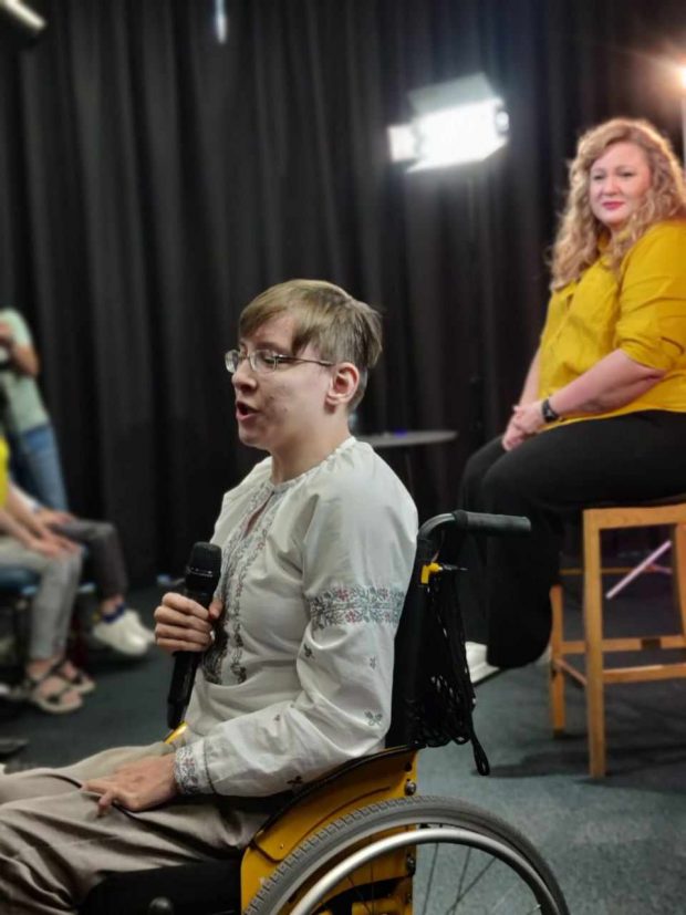 У столиці діти з інвалідністю зняли соціальне ток-шоу «На шляху до Перемоги». київ, діти, проєкт, тележурналістика, інвалідність
