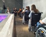 У реабілітаційному центрі Superhumans провели екскурсію на кріслах колісних (ВІДЕО). доступність, екскурсія, крісло колісне, облаштування, реабілітаційний центр superhumans