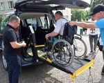 Хотинська громада отримала автомобіль, обладнаний для перевезення маломобільних людей та людей з інвалідністю (ФОТО). бф право на захист, хотинська громада, автомобіль, перевезення, інвалідність