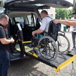 Хотинська громада отримала автомобіль, обладнаний для перевезення маломобільних людей та людей з інвалідністю (ФОТО)