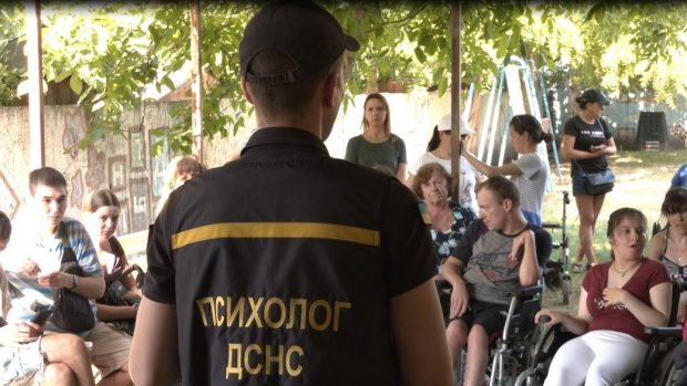 “Наразі це актуальні теми”: черкаські рятувальники навчають людей із інвалідністю. черкаси, вибухонебезпечний предмет, домедична допомога, рятувальник, інвалідність