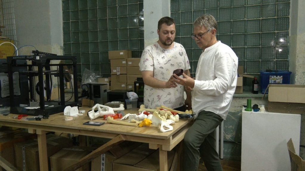 В Івано-Франківську лікарі розробили протез для військового за технологією 3D-друку (ФОТО, ВІДЕО). 3d-друк, івано-франківськ, антон шелест, військовослужбовець, протез