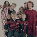 "Дійсність дитячого будинку можна порівняти з тюрмою", — історія чернігівської родини, яка усиновила чотирьох дітей (ФОТО)